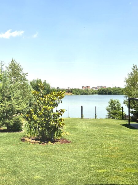 Sector 1, Bucuresti, Smart Home nZEB spectaculoasa cu deschidere lac, teren 2.000 mp